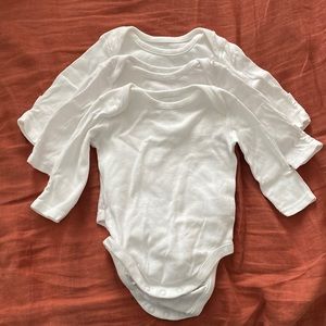 3-pack Hanna Andersson M&B white long-sleeve onesies